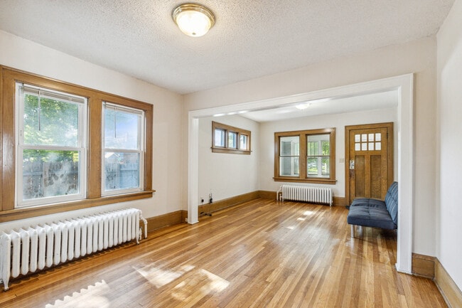 Foto del edificio - 1583 Jefferson Ave