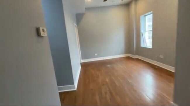 Foto del edificio - 2286 S Blue Island Ave