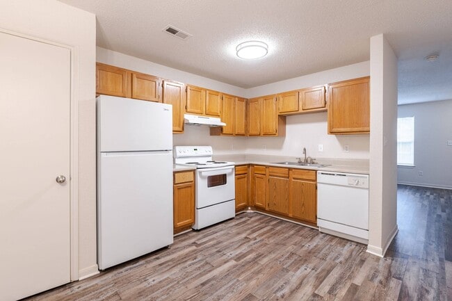 Foto del edificio - The Village at England Run Apartments