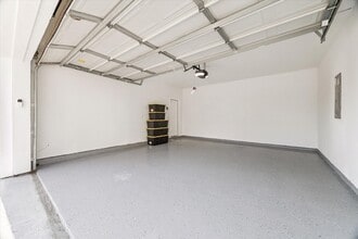 Building Photo - 2122 Oatfield Dr