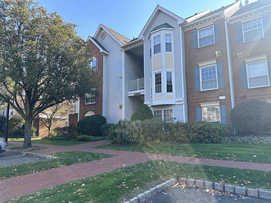 Foto principal - 107 Cherry St
