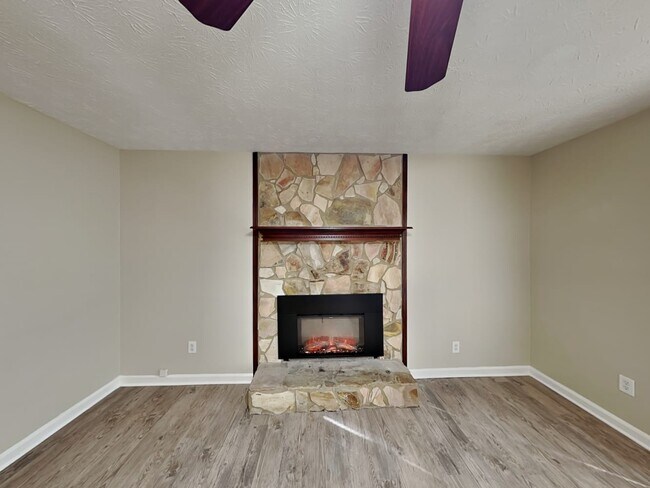 Building Photo - 95 Arbor Way