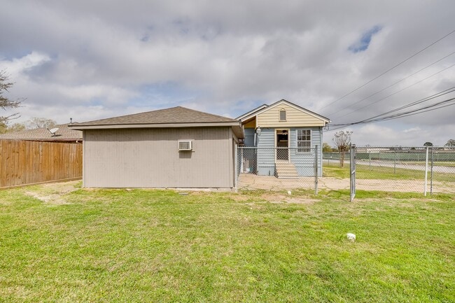 Foto del edificio - 13034 Emporia St