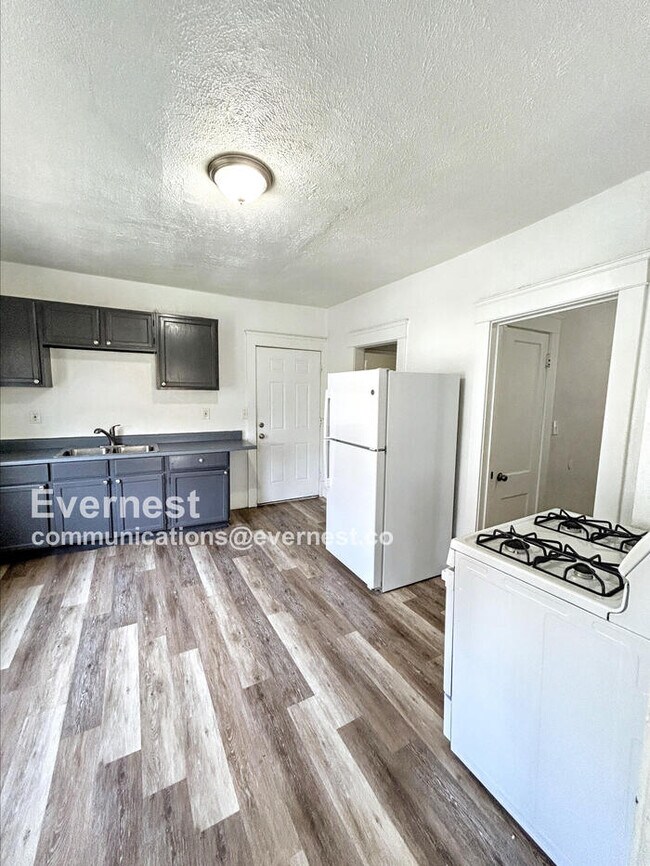 Foto del edificio - 3992 E 52nd St