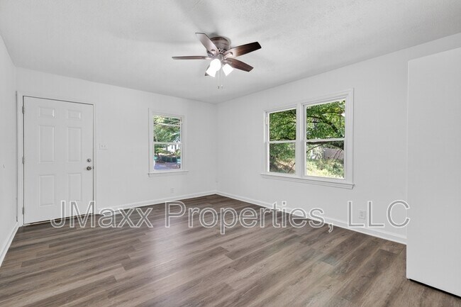 Building Photo - 2036 McPherson Dr