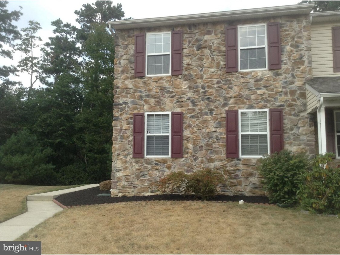 25 Normans Ford Dr, Sicklerville, NJ 08081 Townhome Rentals in