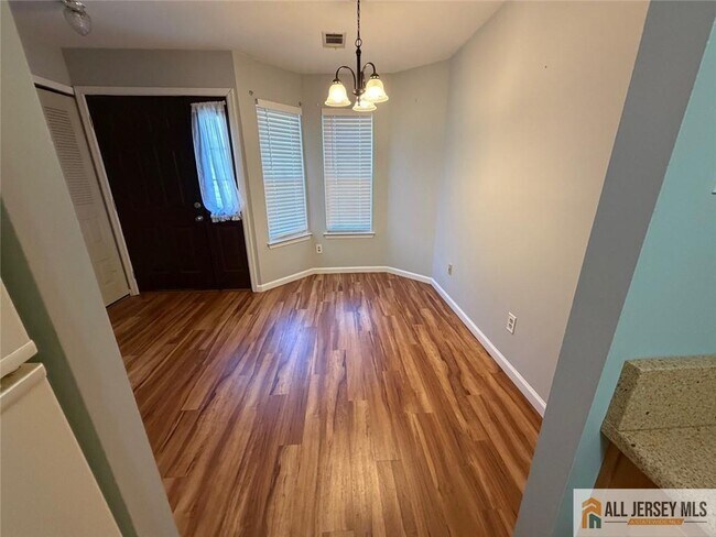 Foto del edificio - 601 Sunshine Ct