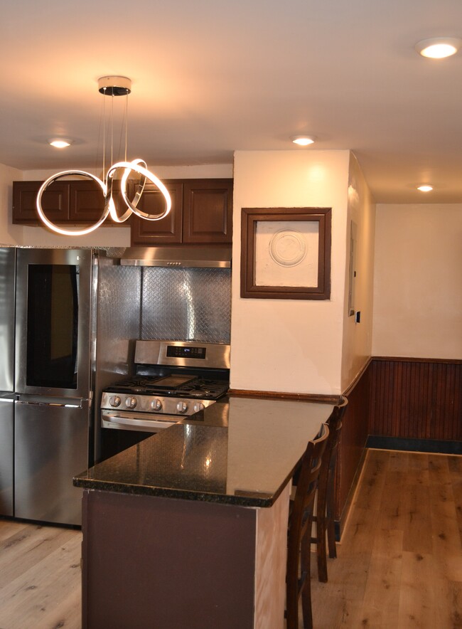 Building Photo - 955 Atwells Ave