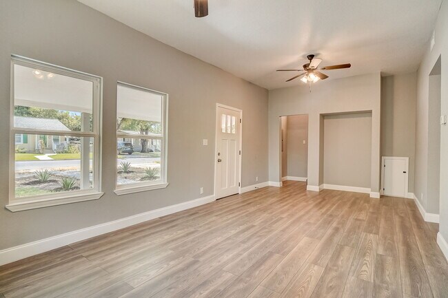 Building Photo - 2215 St Anthony Ave