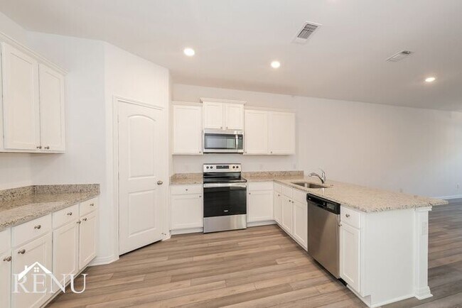 Foto del edificio - Coming Soon!