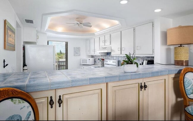 Building Photo - 4141 Ocean Dr