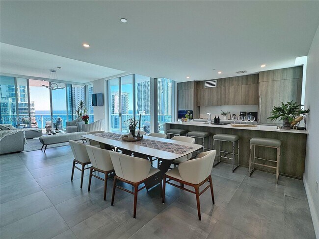 Foto del edificio - 17550 Collins Ave