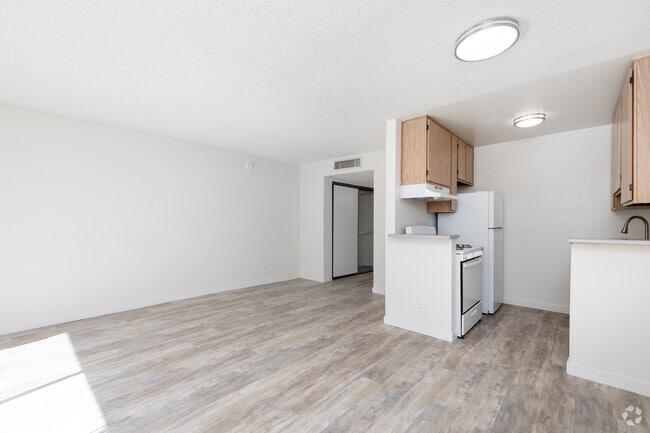 Studio - 500SF - Living Room - Scoville-10418