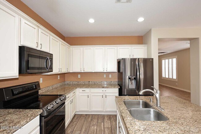 Building Photo - 2503 W Kit Carson Trail