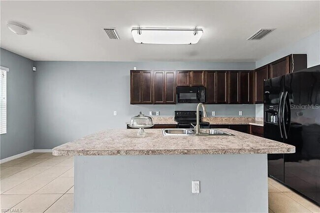 Building Photo - 3605 Denia Ct