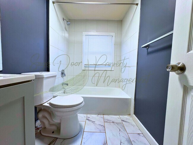 Foto del edificio - 6828 Bales Ave