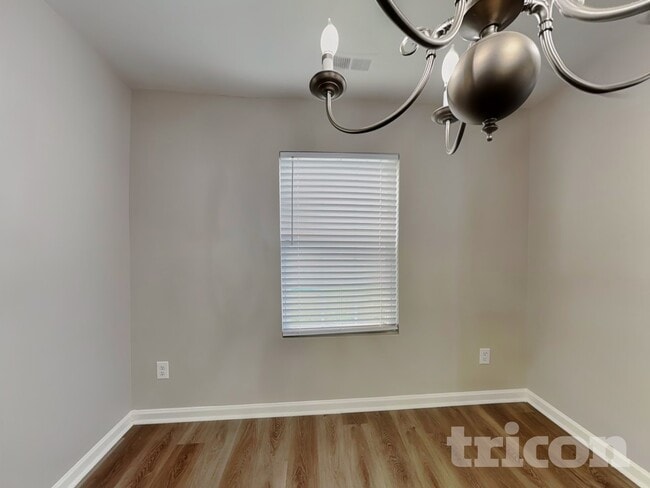 Building Photo - 1609 Extine Ln