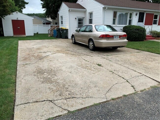 Building Photo - 1 Halsey Dr