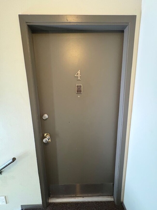 Building Photo - 2 Bedroom Apartment in Holladay!