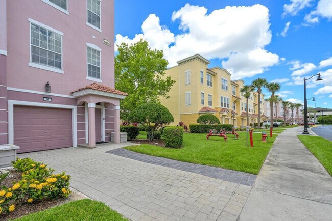 Building Photo - TH60 - Luxury Townhome, Prime Location