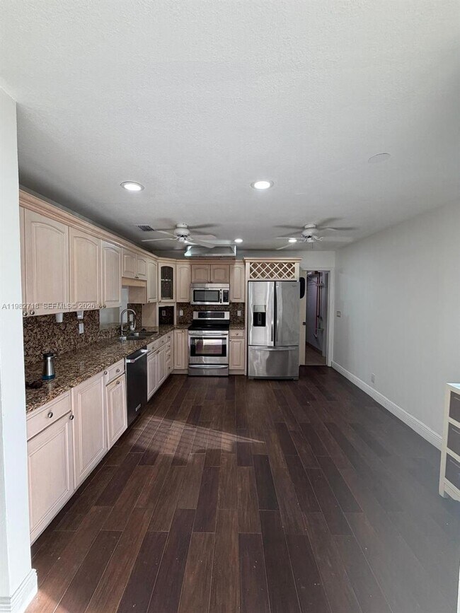 Foto del edificio - 19336 Carolina Cir