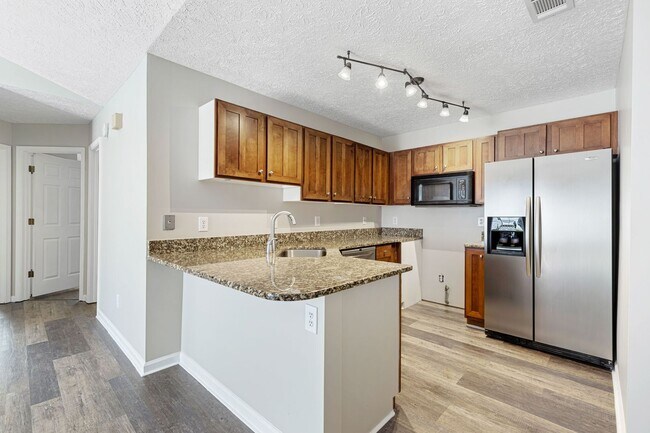 Building Photo - 2 bed/2 bath bungalow in the wonderful Bri...