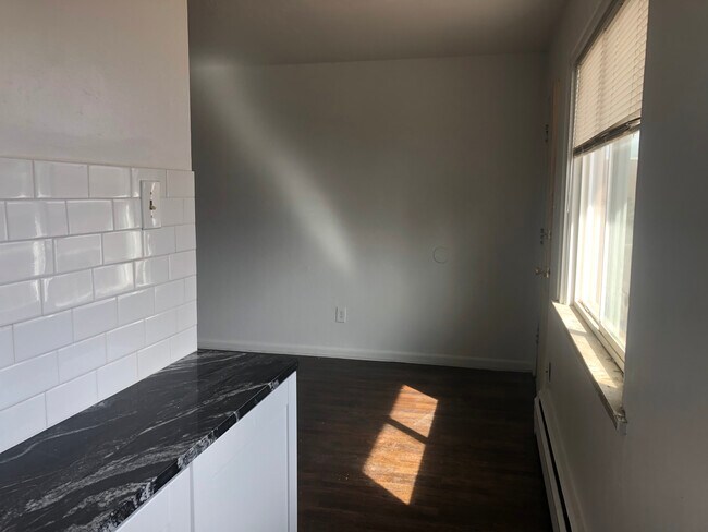 Foto del edificio - 1732 W Mosier Pl