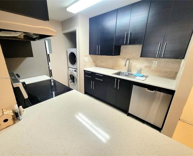 Foto del edificio - 210 Lakeview Dr