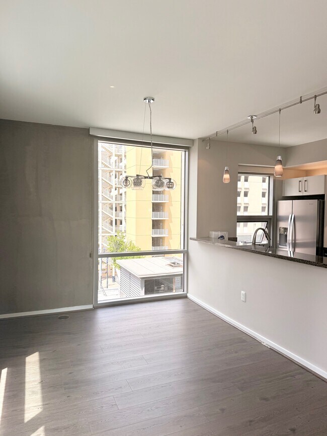 Comedor - 321 10th Ave