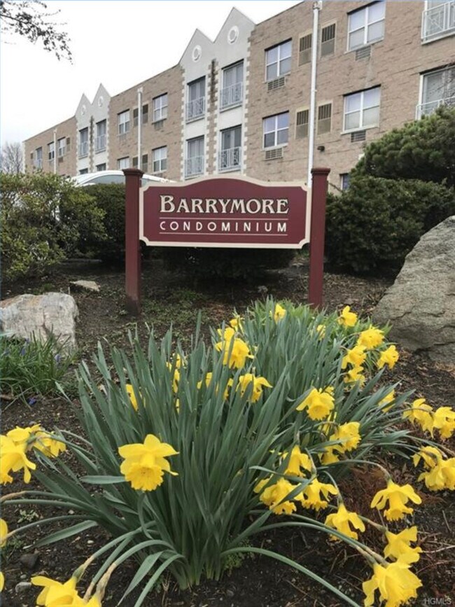 Foto del edificio - 501 N Barry Ave