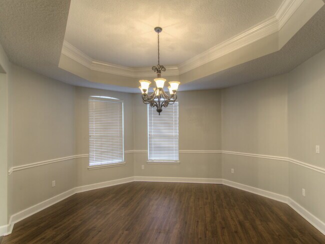 Building Photo - 2533 Sunny Creek Dr