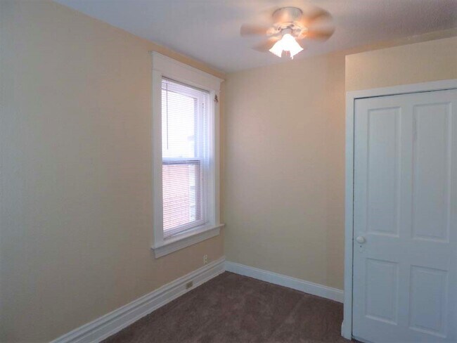 Building Photo - 3952 De Tonty St