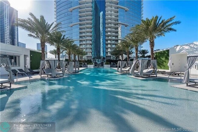 Foto del edificio - 851 NE 1st Ave
