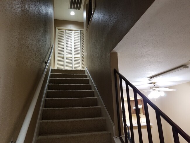 Foto del edificio - 9901 Sharpcrest St