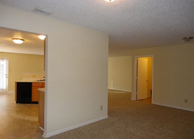 Building Photo - 981 Brookstone Dr