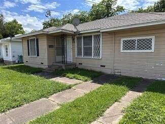 Building Photo - 1234 N Travis St