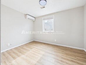 Building Photo - 967 W 2000 N