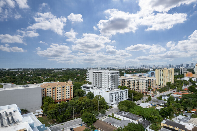 Building Photo - Keystone Villas