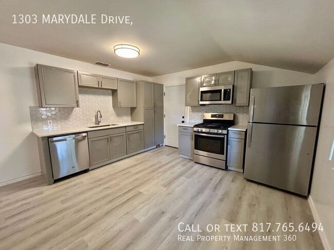 Building Photo - 1303 Marydale Dr