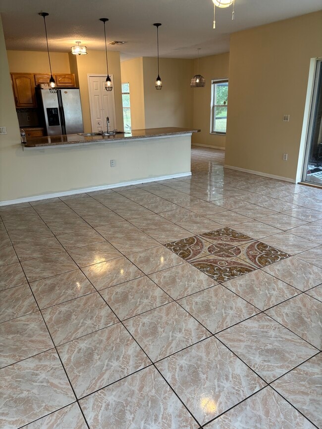 Building Photo - 608 Messina Way
