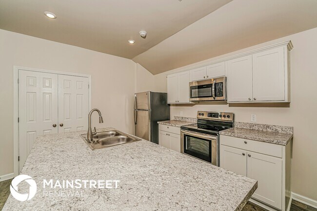 Foto del edificio - 65 Jonathan Dr