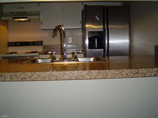 Building Photo - 1457 E Pond Dr