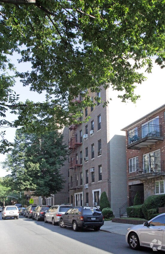 Building Photo - 1425 51st St
