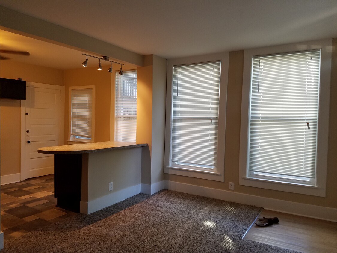 Foto principal - 1606 E Lafayette Plz