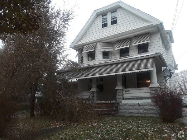 Building Photo - 4305 E 71st St