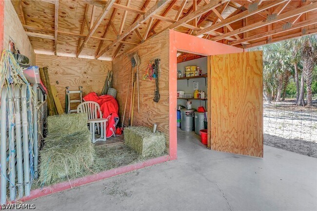 Foto del edificio - 3520 2nd Ave NE