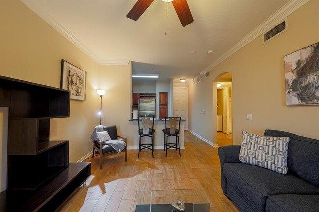 Building Photo - 7575 Kirby Dr