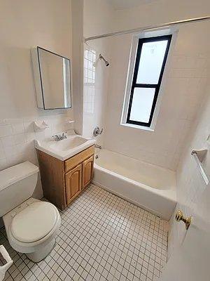 Foto del edificio - 1 bedroom in BRONX NY 10467