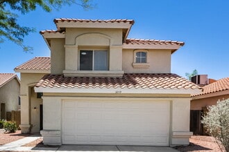 Building Photo - 3219 E Sierra St