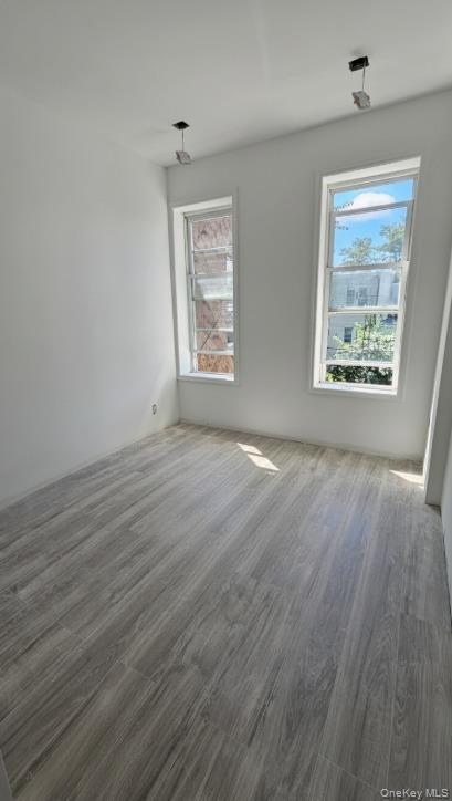 Foto del edificio - 60-80 54th Pl